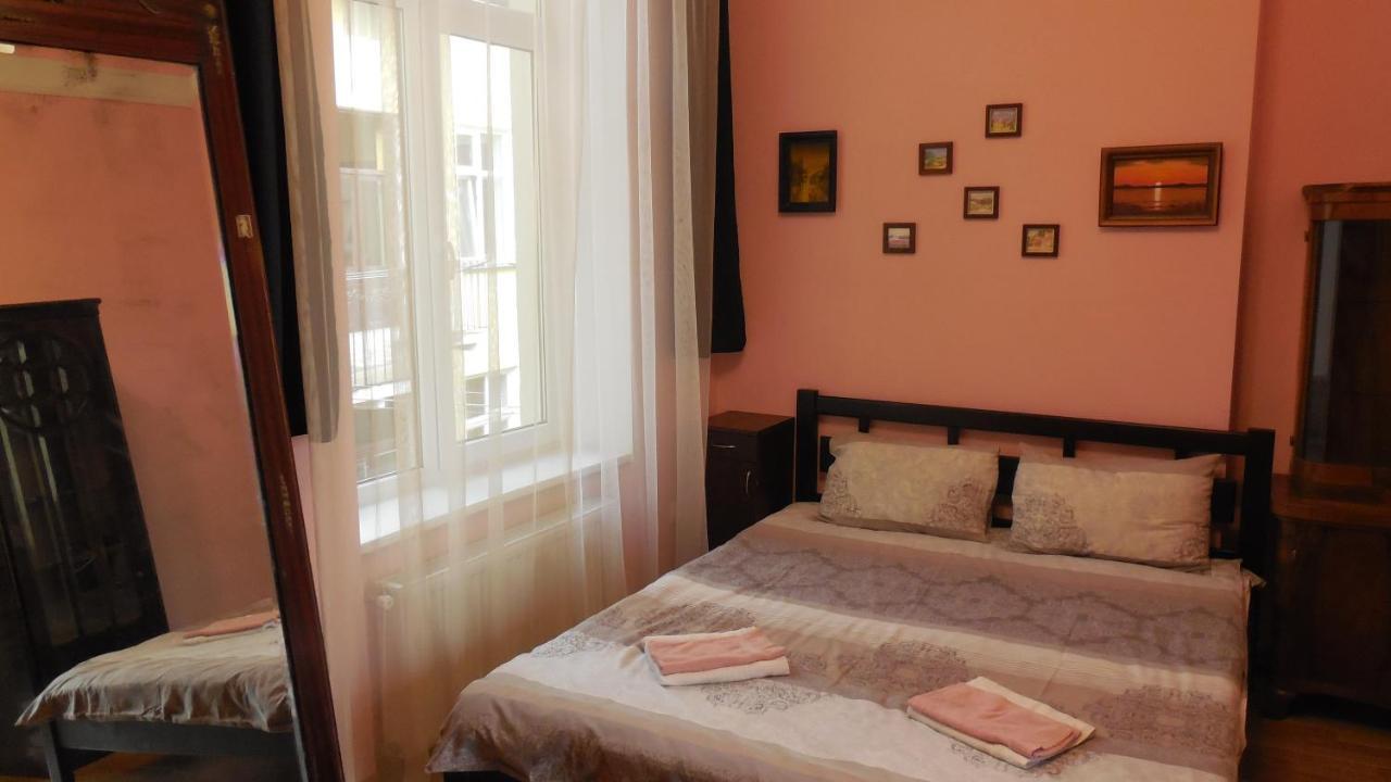 2 Room Apartment Near Opera House Lviv Dış mekan fotoğraf